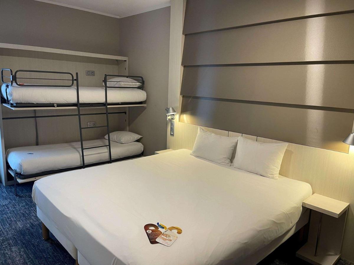 Ibis Styles Nivelles Hotell Exteriör bild