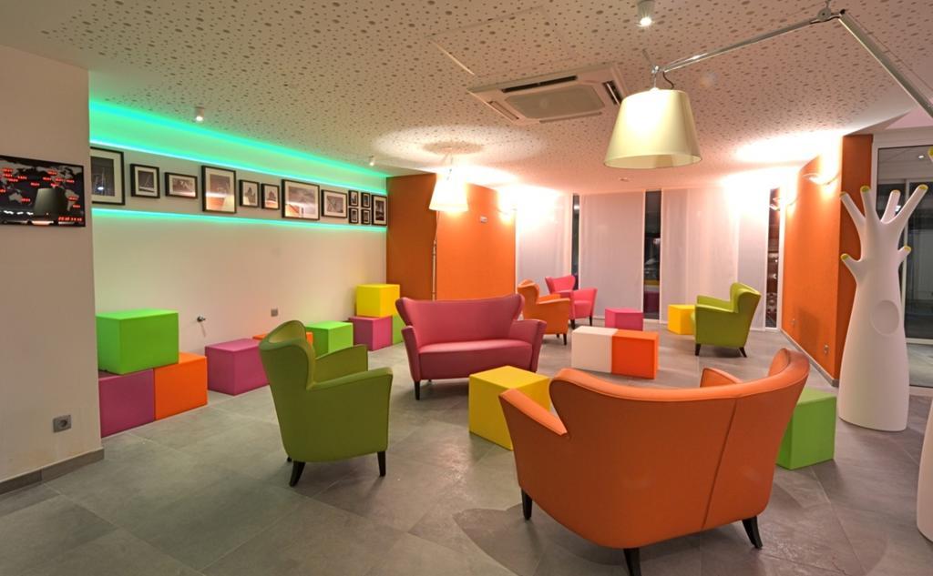 Ibis Styles Nivelles Hotell Exteriör bild