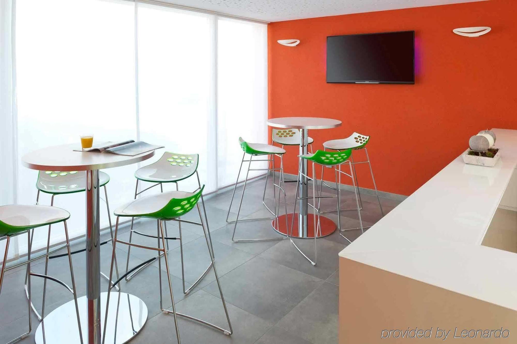 Ibis Styles Nivelles Hotell Exteriör bild