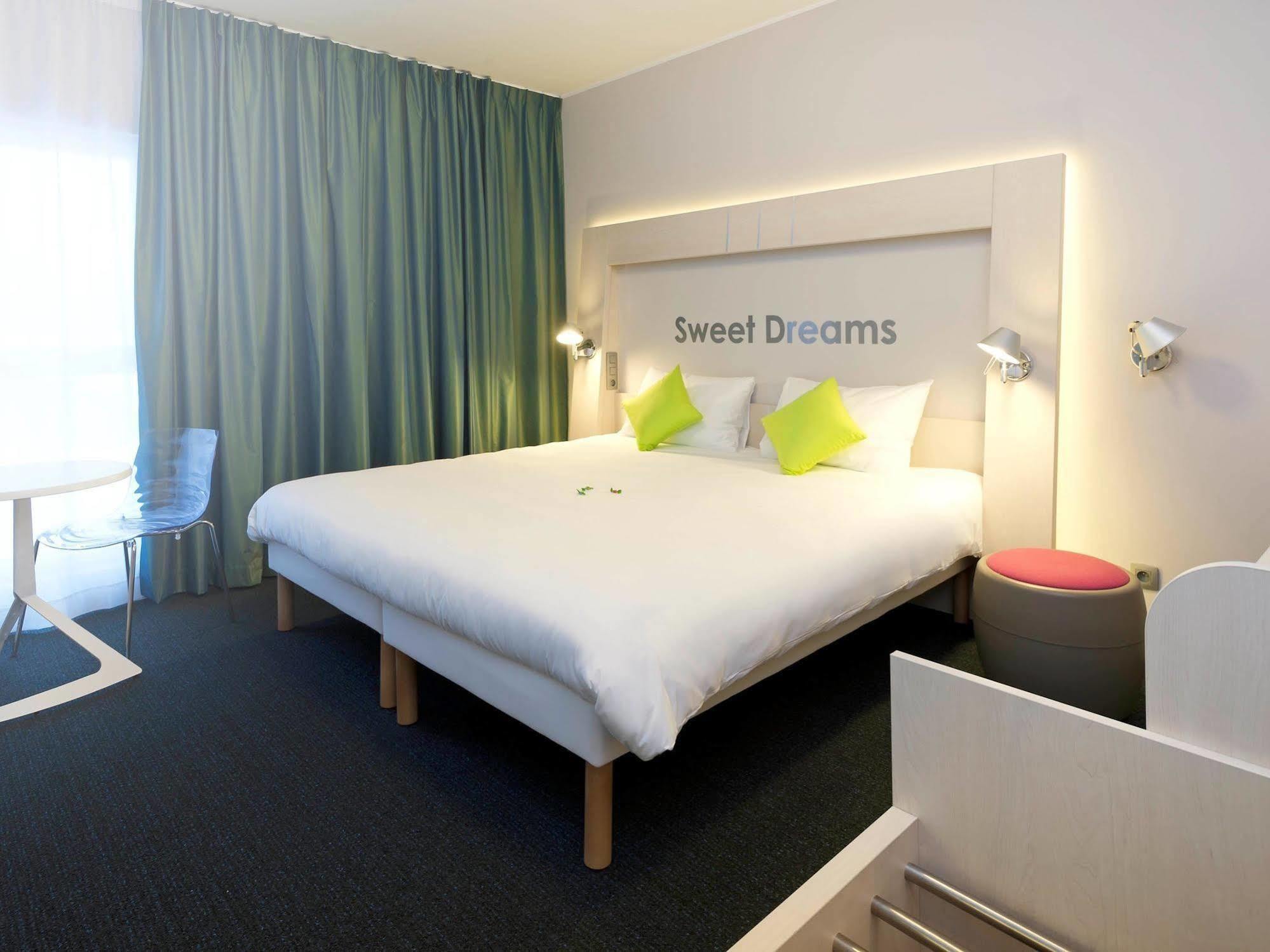 Ibis Styles Nivelles Hotell Exteriör bild