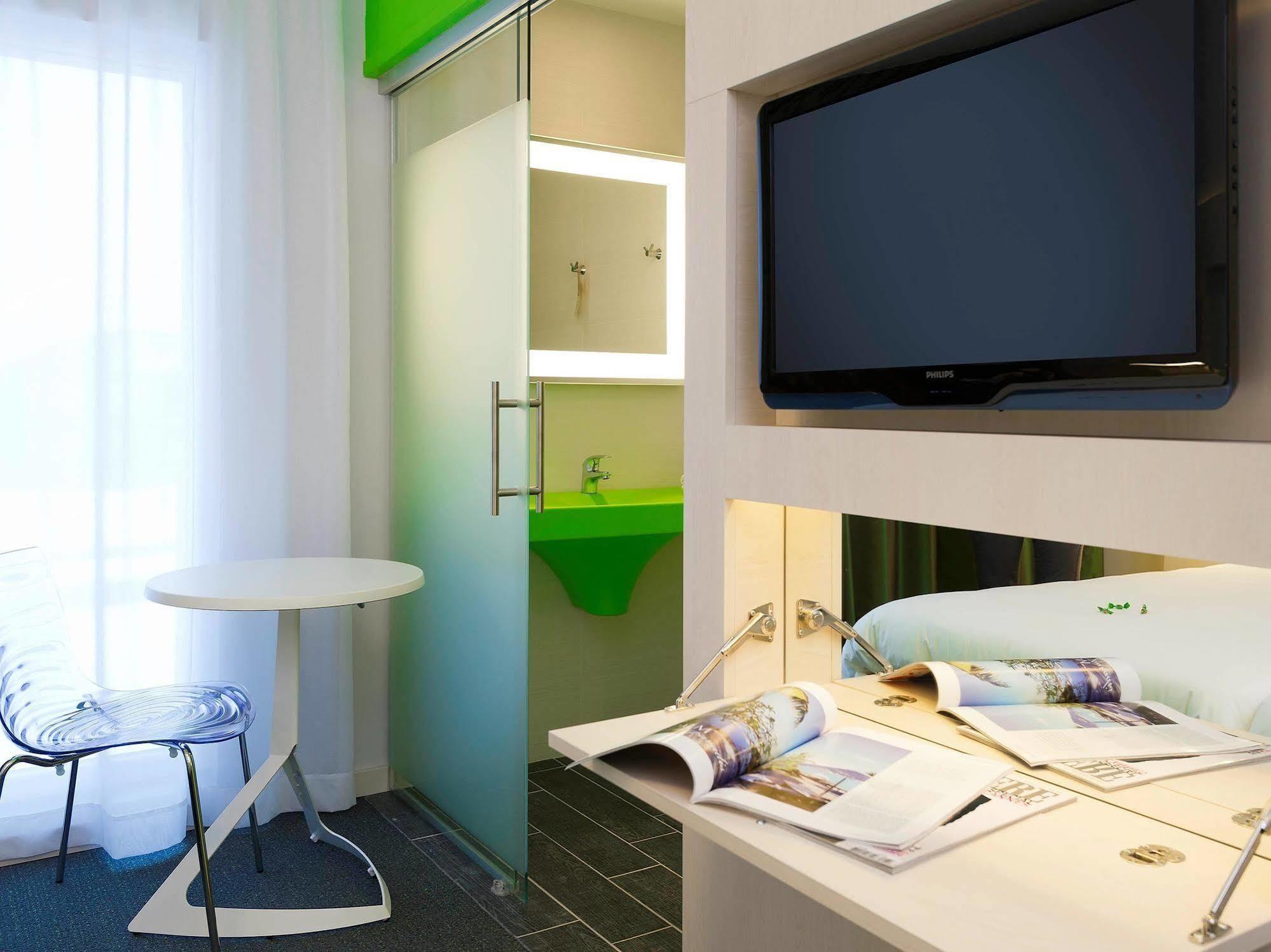 Ibis Styles Nivelles Hotell Exteriör bild