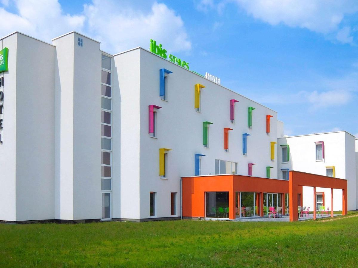Ibis Styles Nivelles Hotell Exteriör bild