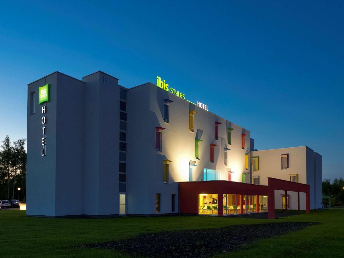 Ibis Styles Nivelles Hotell Exteriör bild