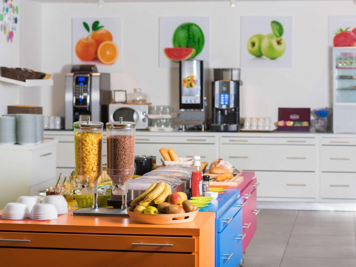 Ibis Styles Nivelles Hotell Exteriör bild